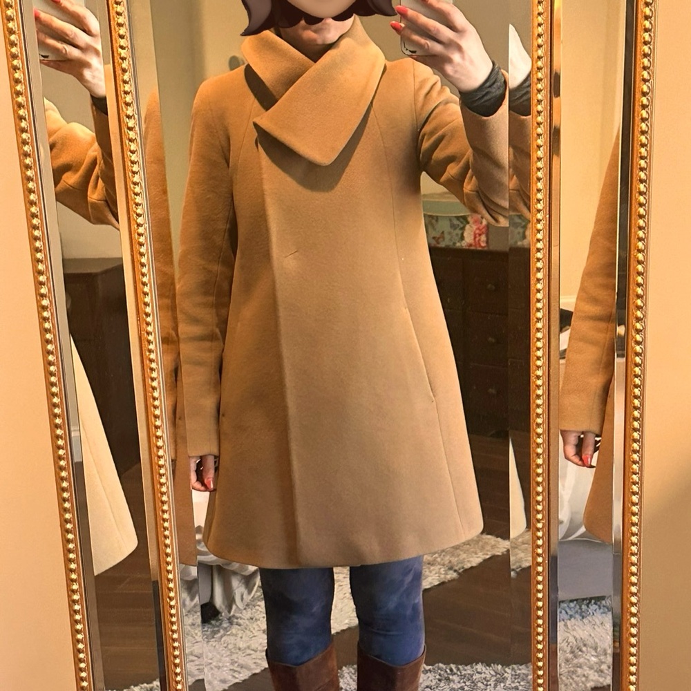 Cinzia Rocca wool-cashmere coat. Envelope high collar.